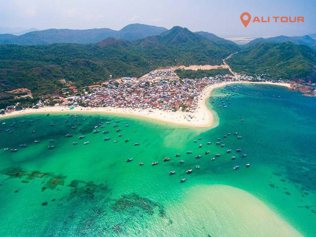 Quy Nhơn là một trong các địa điểm du lịch hấp dẫn nhất tại Việt Nam